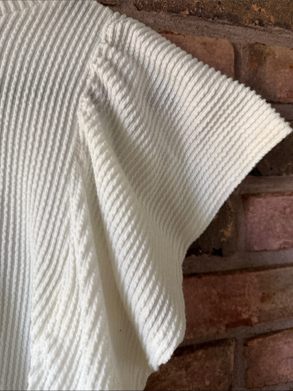 entro Ivory Ribbed Flutter Sleeve Top - Picture 5 of 7